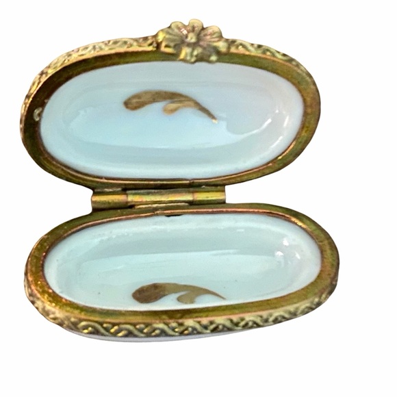 Sold//Bienvenue Limoge Trinket Box, Authentic, Hand Painted Limoge Trinket Box - Picture 7 of 7